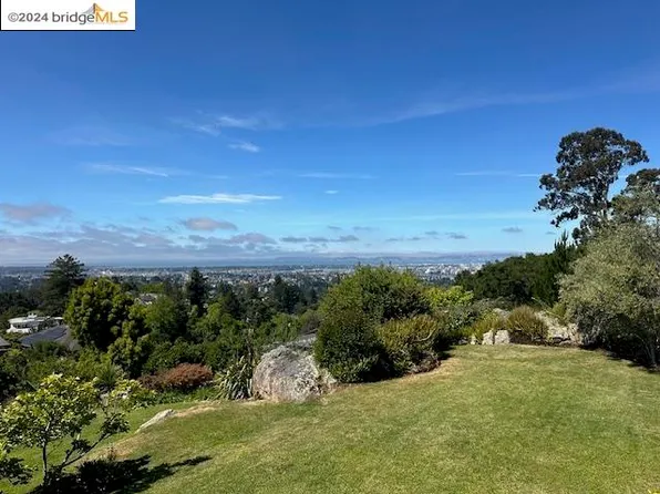 6833 Estates Dr, Oakland, CA 94611