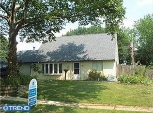 36 Crystal Rd, Levittown, PA 19057