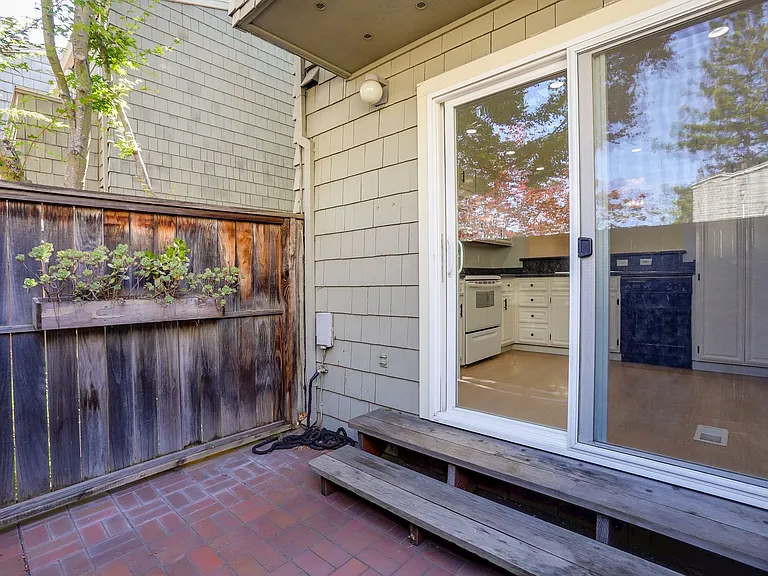 256 State St #9 — Photo 32