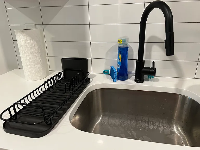 105 Howe St #205 — Photo 8