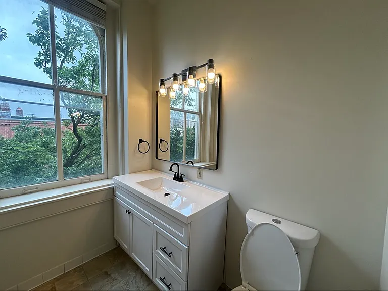 Vernon Homes — Photo 35