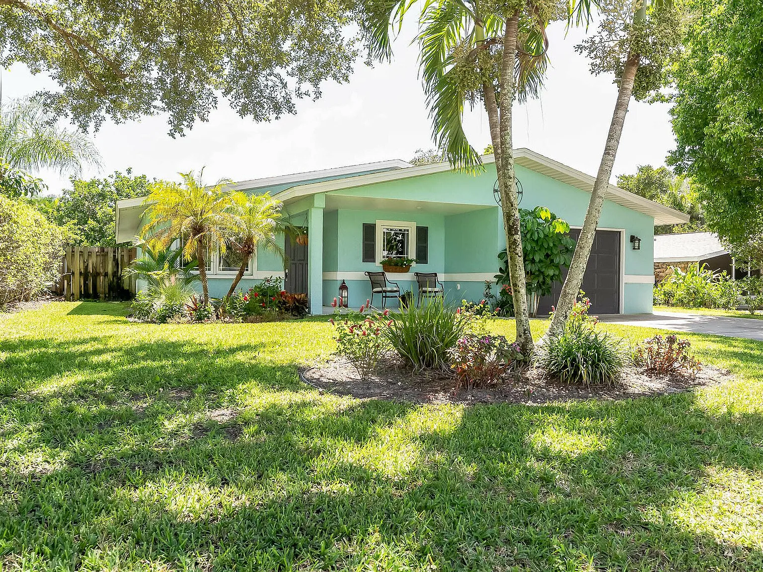 4 bed, 1600 sqft, $12,500 — Photo 1