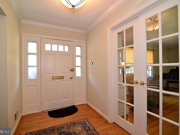 3rd image of 8303 Guinevere Dr