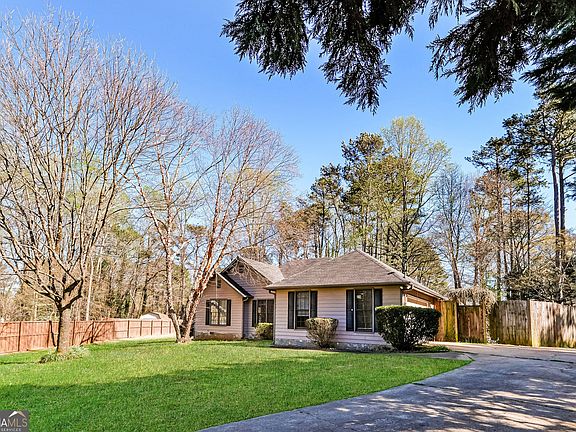 2nd image of 324 Jeremys Straight