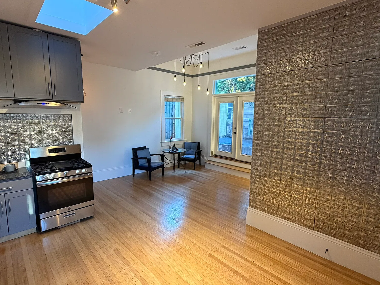 3 bed, 1400 sqft, $12,000 — Photo 3