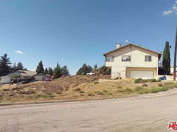 2nd image of 42619 Wauconda Dr