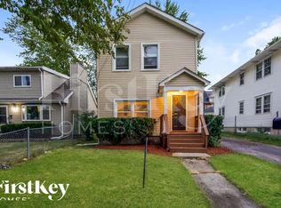 709 Porter St, Waukegan, IL 60085