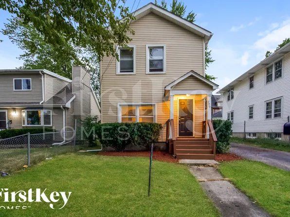 709 Porter St, Waukegan, IL 60085