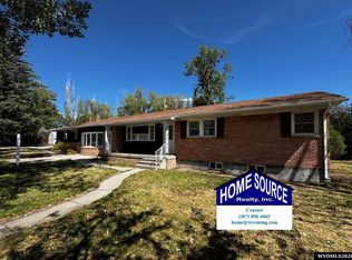 204 W Sunset Dr, Riverton, WY 82501