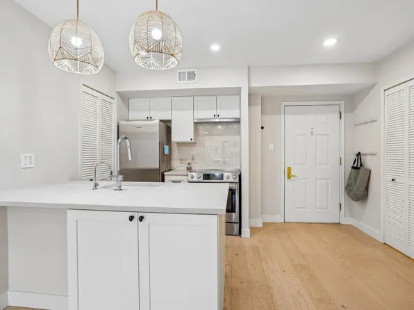 1029 N Stuart St APT 413, Arlington, VA 22201