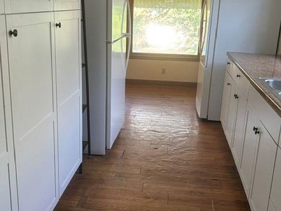 3rd image of 1619 S 25th St