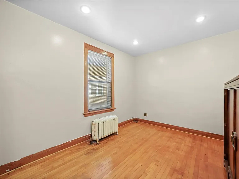 1542 S 60th Ct — Photo 9