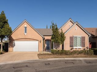 1775 N Connery Ln, Clovis, CA 93619
