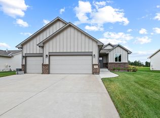 10498 W Wilkinson St, Maize, KS 67101