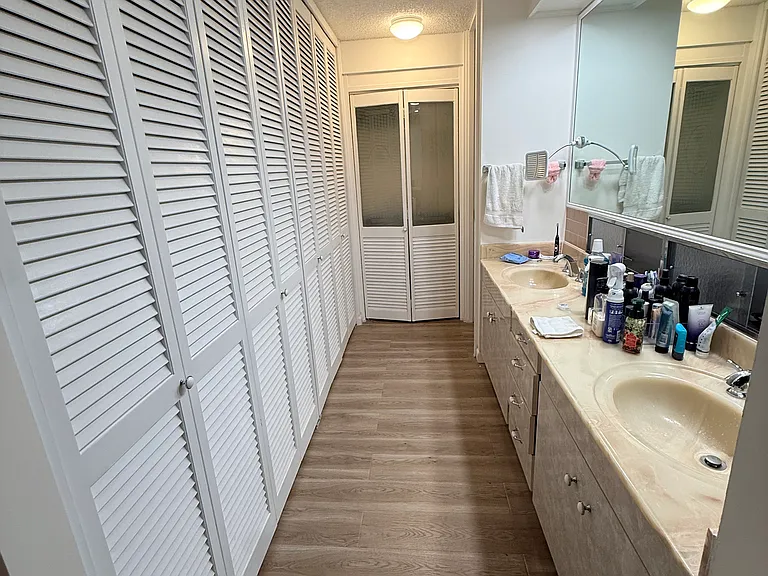 1212 Punahou St #1808 — Photo 3