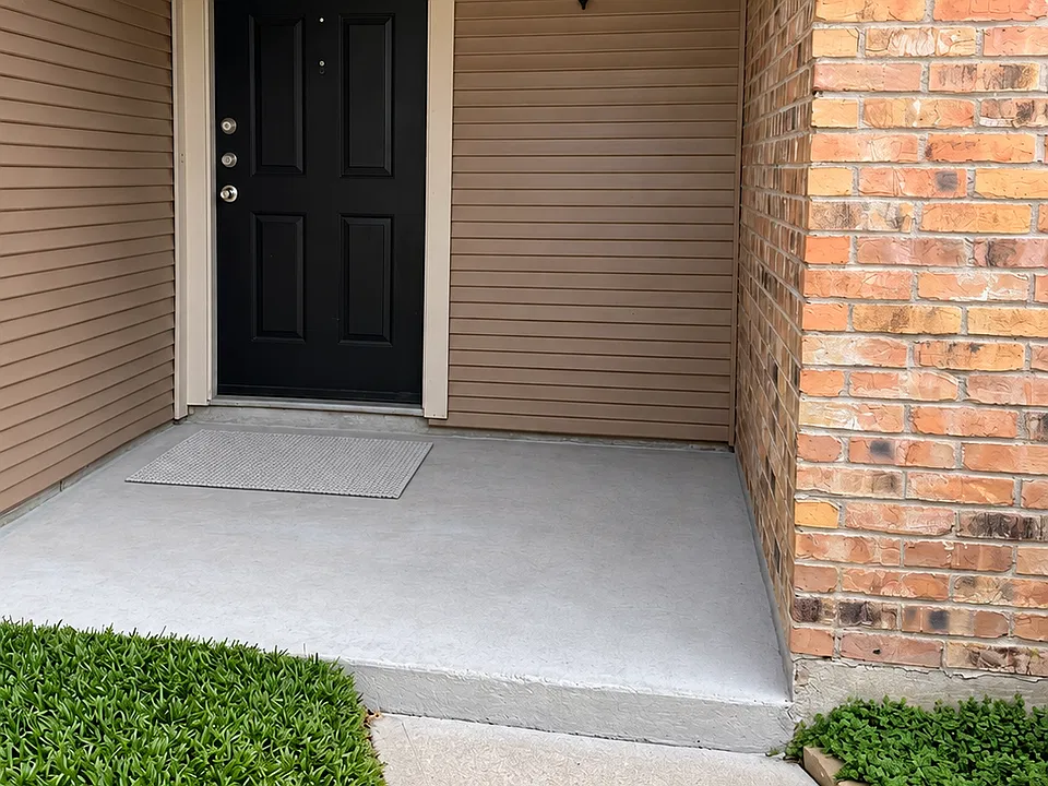 1311 Antoine Dr #327