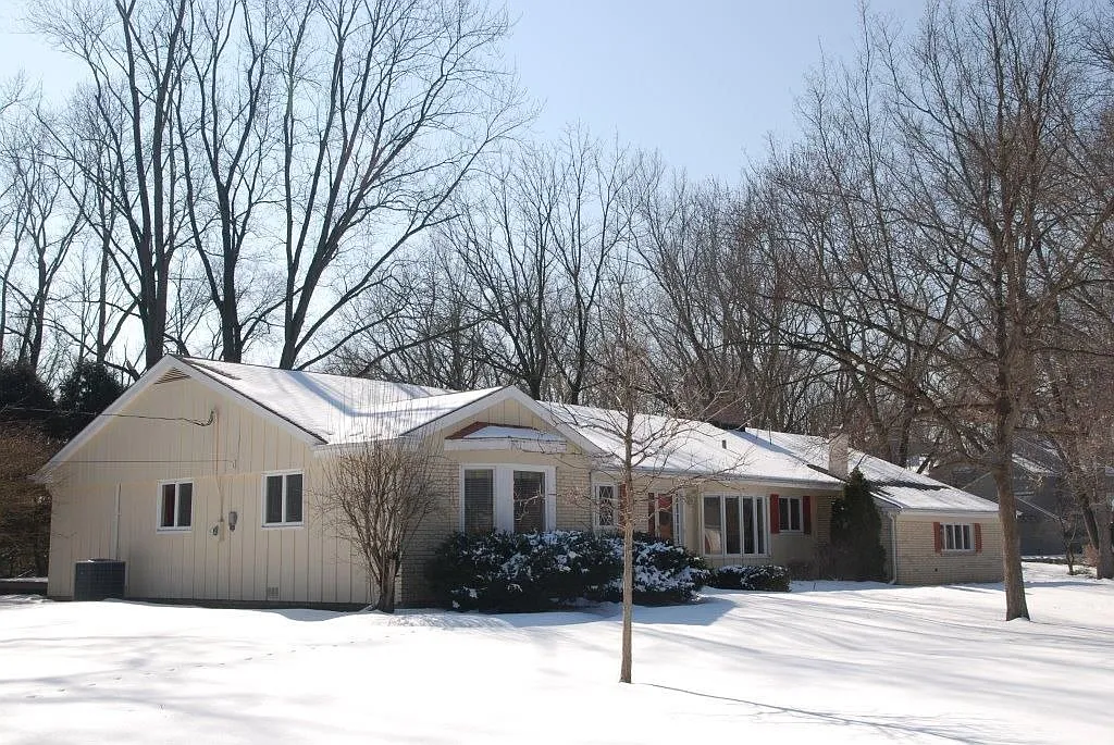 55 Wiltshire Dr photo 1