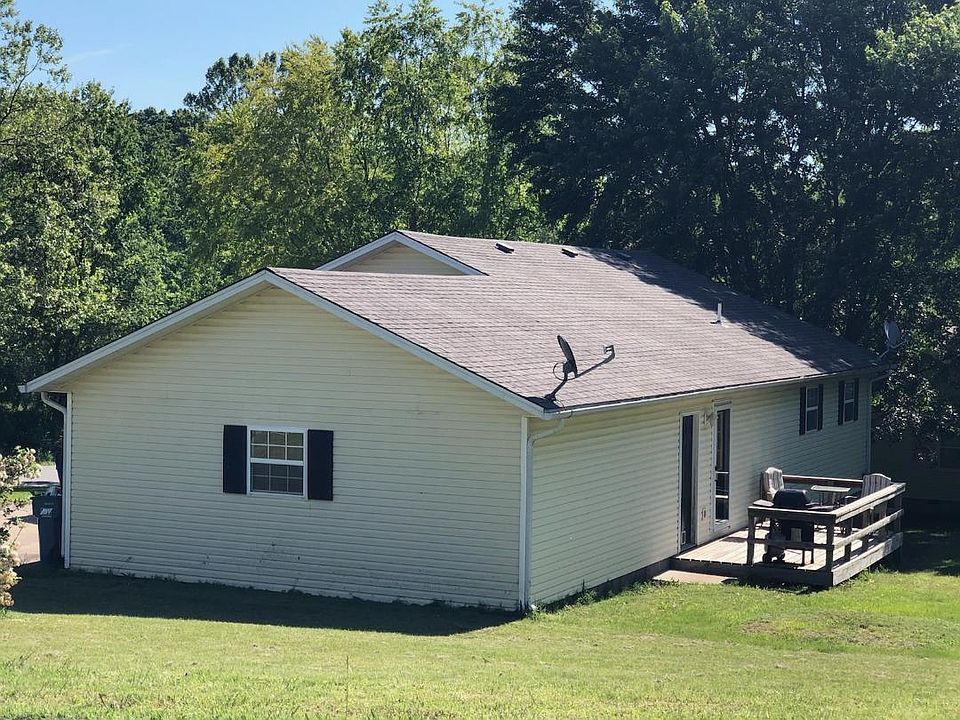 2nd image of 1005 Lake Road Dr