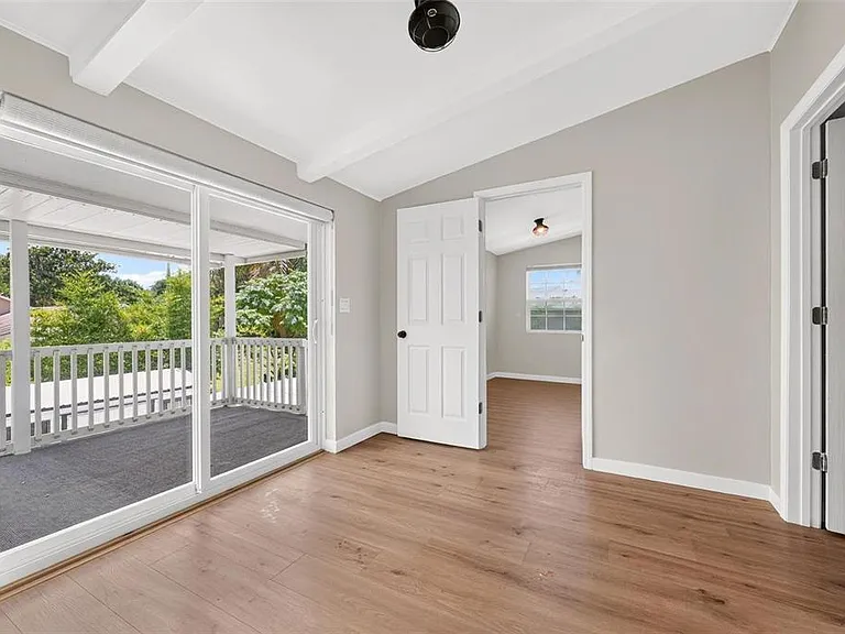 1099 Grove Ave — Photo 30