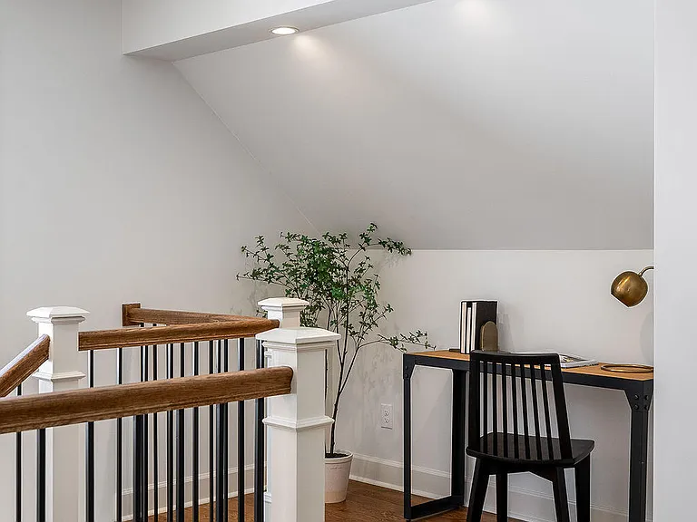 221 Williamsburg St NE — Photo 53