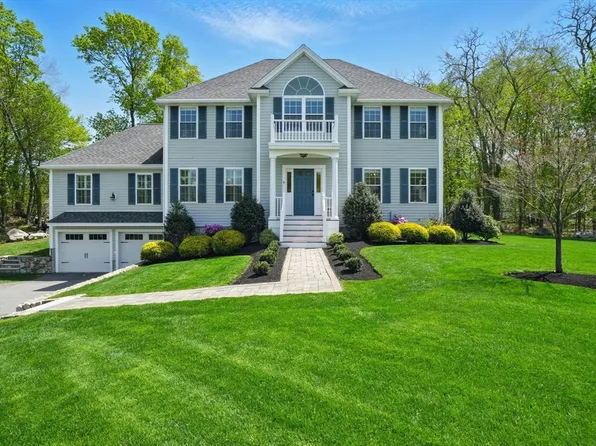 6 Fall Way, Lynnfield, MA 01940