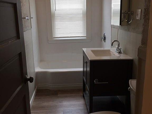 3rd image of 42 Beckford St #4