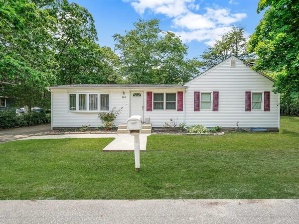 194 N Evergreen Drive, Selden, NY 11784