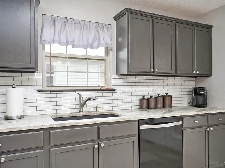 2540 W Delmar St — Photo 14