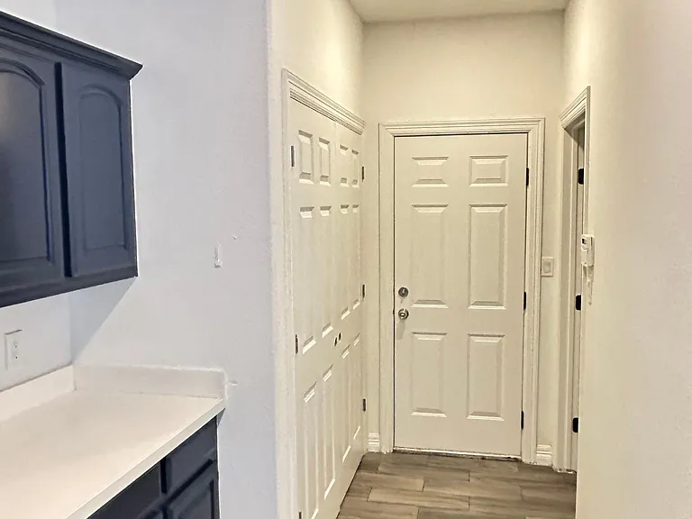 5343 Rustic Manor Dr — Photo 15