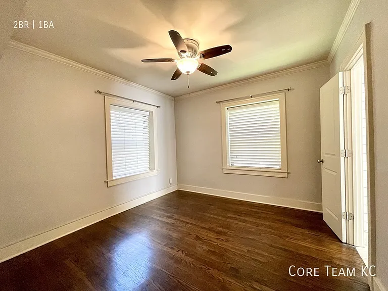 710 W 48th St #101 — Photo 8