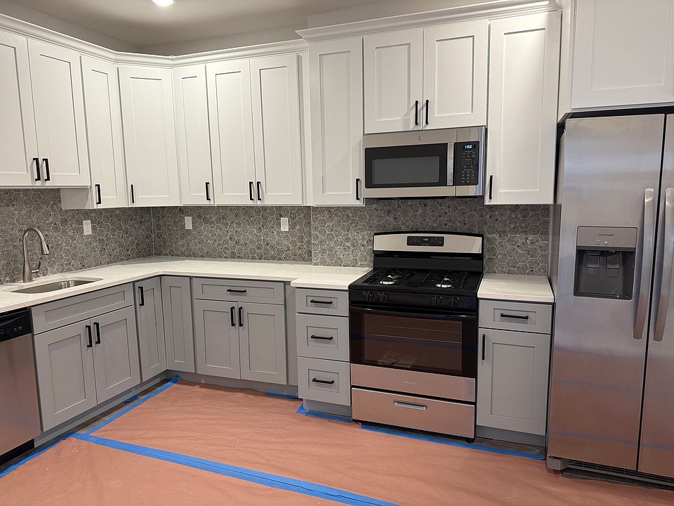 1st image of 37 39th St #2