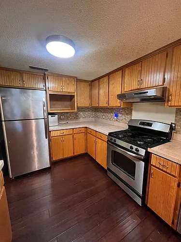 18 Peachtree St Photo 1