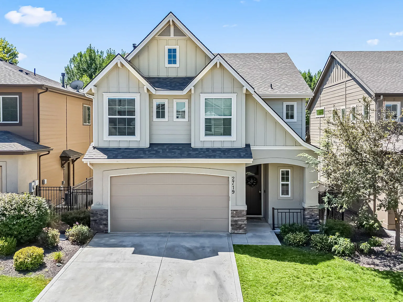 4 bed, 2.5 bath, 2100 sqft, $8,000 — Photo 1