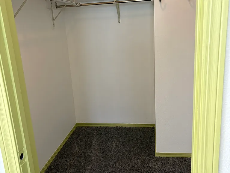 1316 Kent Ave — Photo 11
