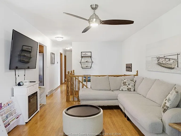 1646 Langlois Ave — Photo 7
