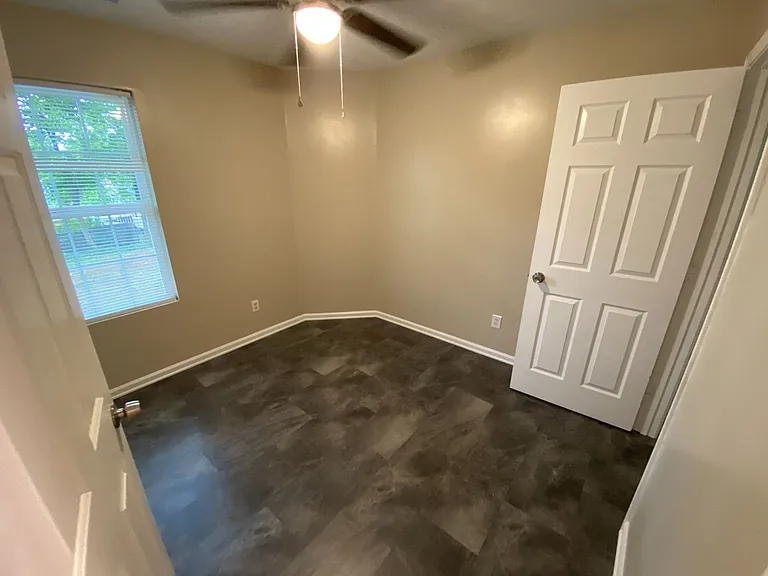 909 Bragg St #102 — Photo 25
