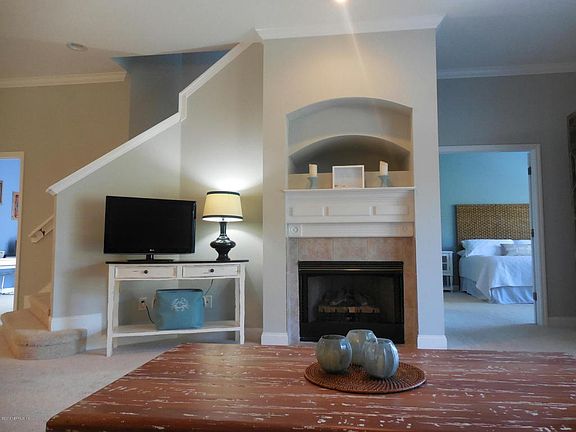 5th image of 717 Blue Seas Ct