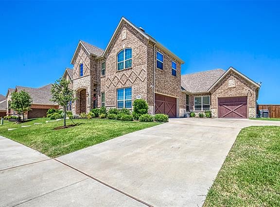 3rd image of 738 Lazy Brooke Dr