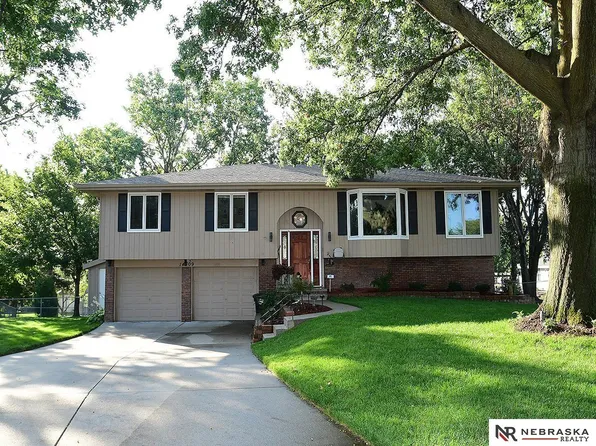 14209 William Cir, Omaha, NE 68144