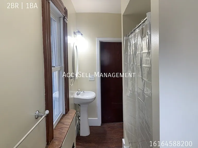 104 Diamond Ave SE #1 — Photo 3