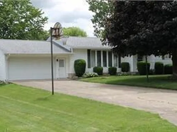 1120 Crestwood Dr, Mansfield, OH 44905