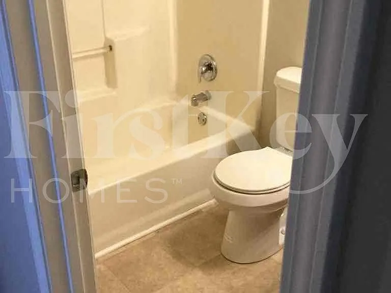 1138 Summerstone Trce — Photo 14