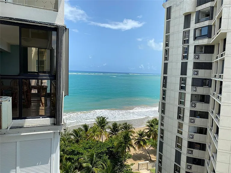 Park Plaza 4429 Ave Isla Verde #12 — Photo 7