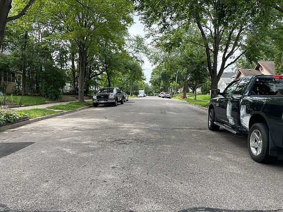 5th image of 3739 Aldrich Ave N
