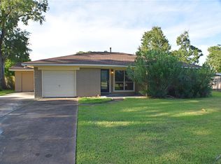 516 N Shady Ln, La Porte, TX 77571