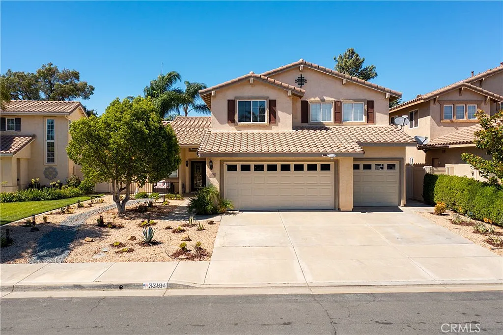 5 bed, 2499 sqft, $3,900 — Photo 1