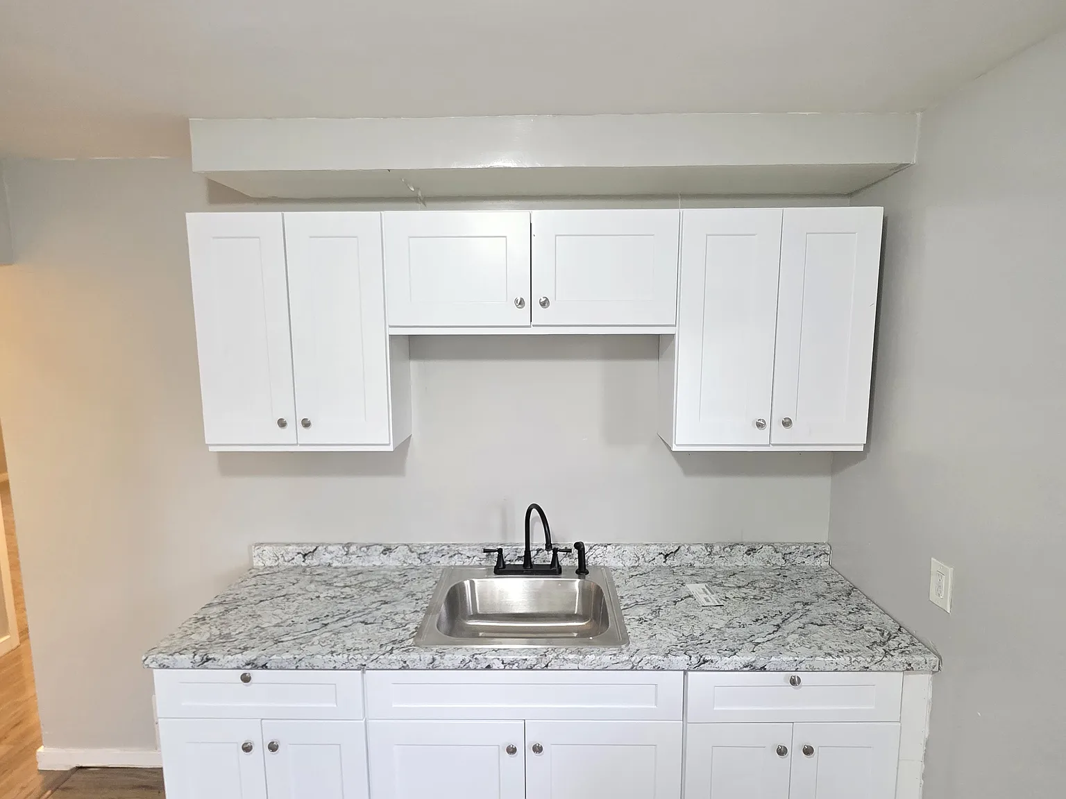 3 bed, 896 sqft, $1,400 — Photo 4