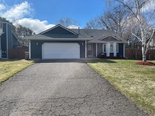 6817 29th St N, Oakdale, MN 55128