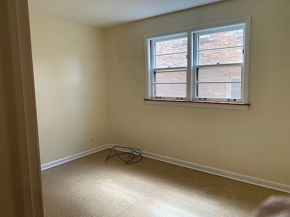 4th image of 702 Florence Ave #1