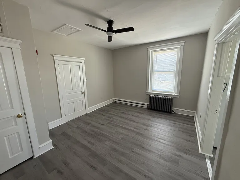 1945 W Hunting Park Ave #2R — Photo 4